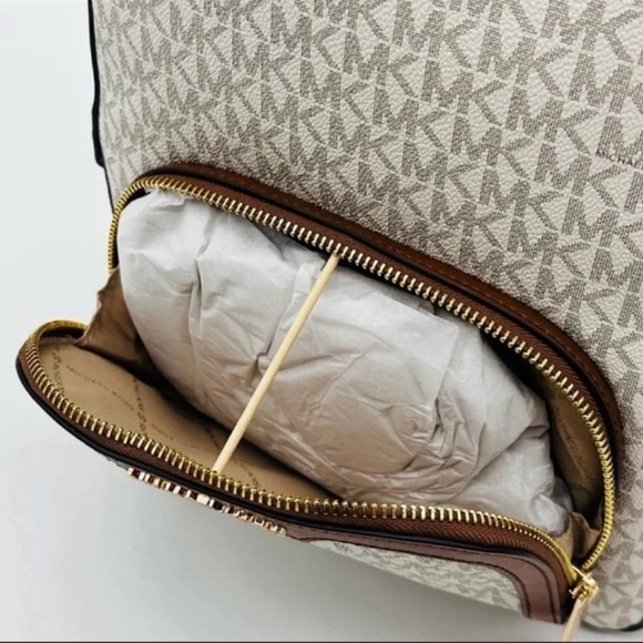 Michael Kors Medium Jaycee Zip Packet Backpack & Trifold Wallet Vanilla/Brown - Picture 15 of 16